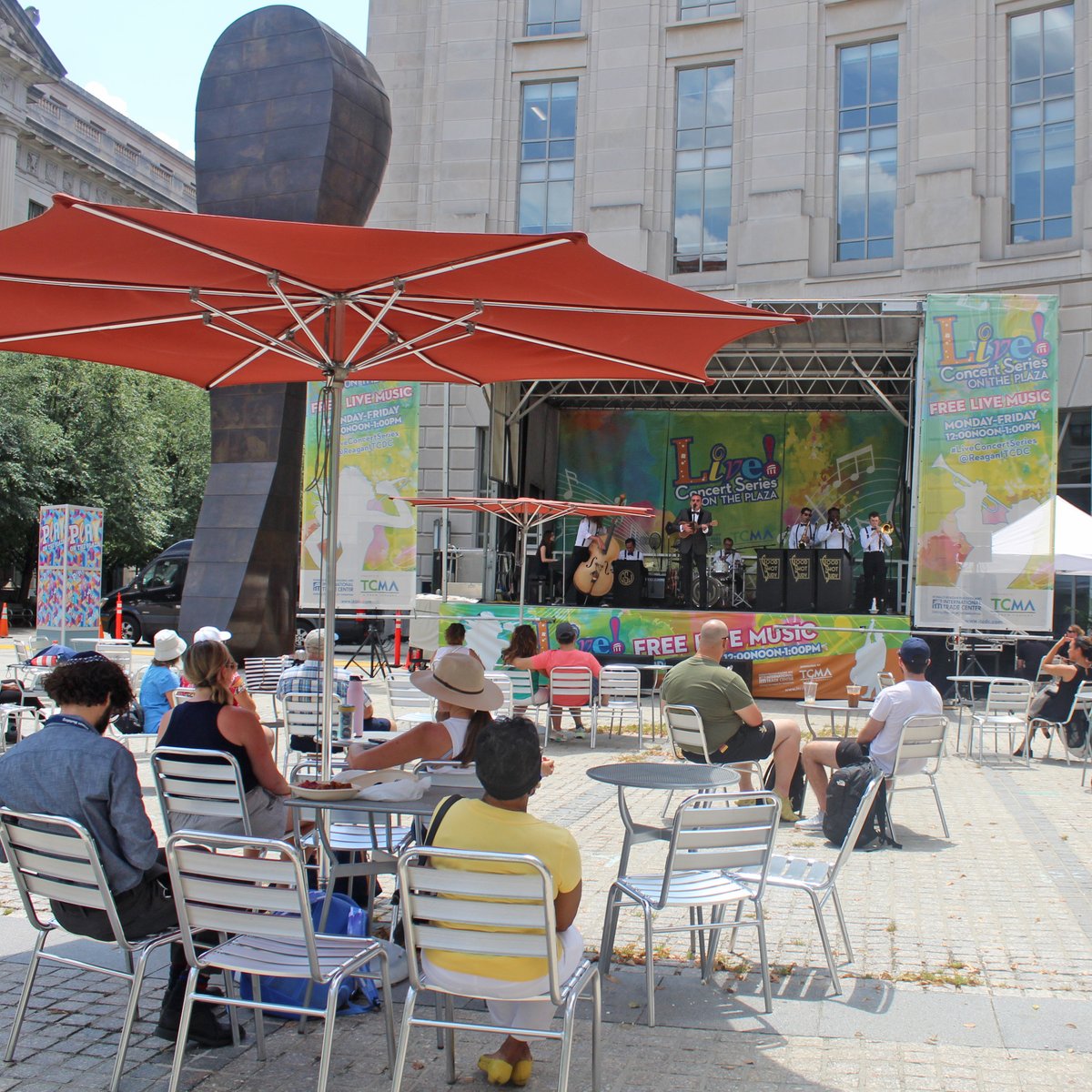Now until September, enjoy <a href="/reaganitcdc/">Ronald Reagan Bldg</a>’s Live! Concert Series during CHoP! There is plenty of outdoor seating on #WilsonPlaza. So grab lunch and spend the afternoon grooving.🎶