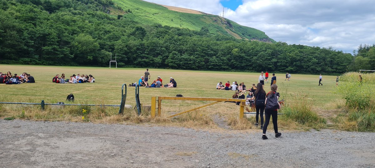 Year 9 &amp; 10 wellbeing walk today! Well done to everyone and thank u to the fab @PhysEdRCS for the invite! Fab 2 days! 🚶‍♀️🚶‍♂️👟👍 <a href="/IDSHeadteacher/">Mrs Owen</a> <a href="/IDS3to18/">Idris Davies School 3_18</a>