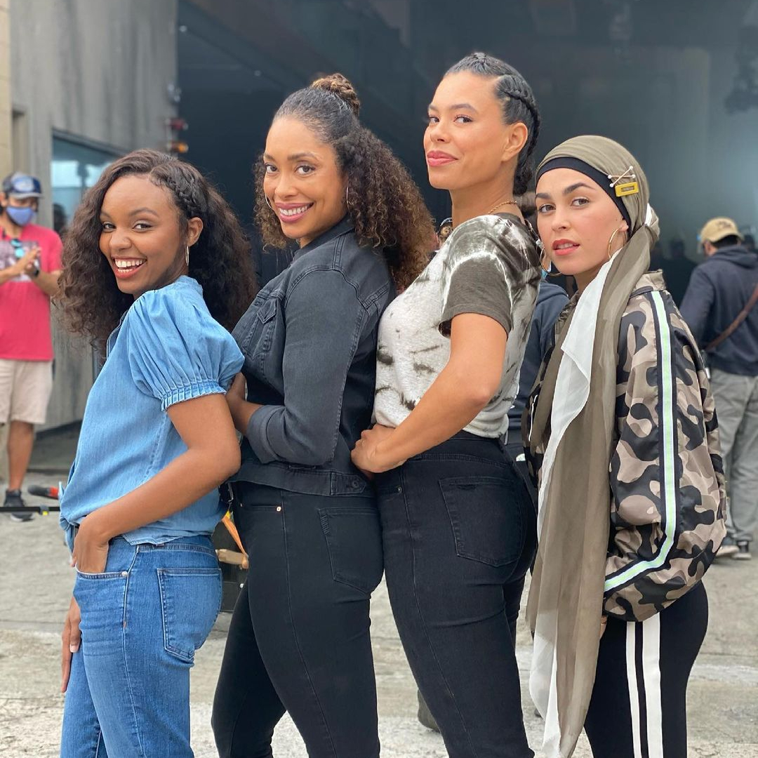 DramaClubFOX's tweet photo. These ladies are 🔥 🔥 🔥 

📸: @ginatorres 
📺: @911LoneStar https://t.co/y5bwDH71RE