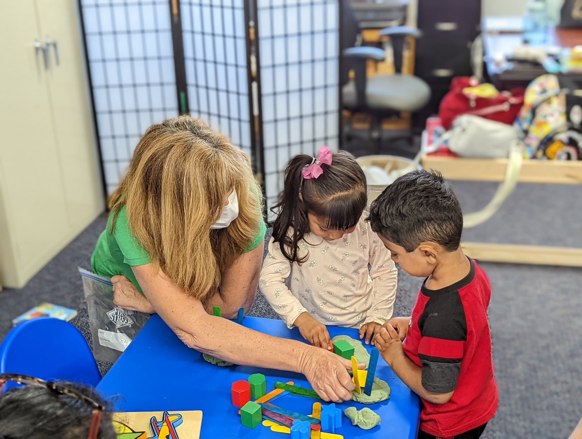 First5Ventura's tweet photo. Every child develops at their own pace, but if you're ever worried about their development, don’t wait! You know your child best &amp; Help Me Grow Ventura County is here for you.
Call/text 805-244-6911 or visit https://t.co/4Hpf1GyKgB.
#DevelopmentalMilestones #HMG #HelpMeGrow #F5VC https://t.co/ab35VEahaU