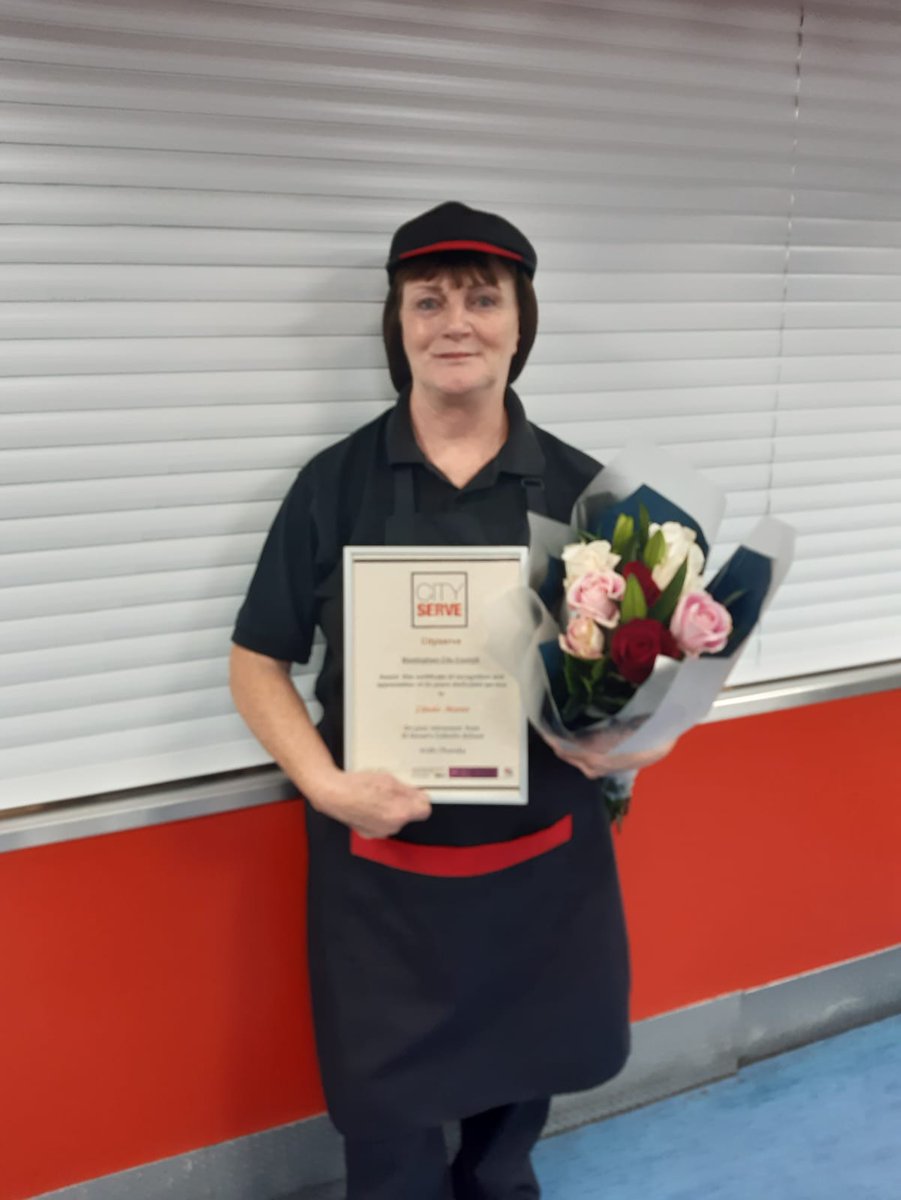 CarolineBrum25's tweet photo. Congratulations to Linda Mann on her retirement after 23 years service from St Gerad's Catholic school @StGerardsBham many thanks for your hard work &amp; best wishes for the future, you will be missed @LoveCityserve #itsallabouthekids 🍕🥗🍪🥪🥘🍽👩‍🍳👏👏👏xxx https://t.co/XhnvNLUx0v