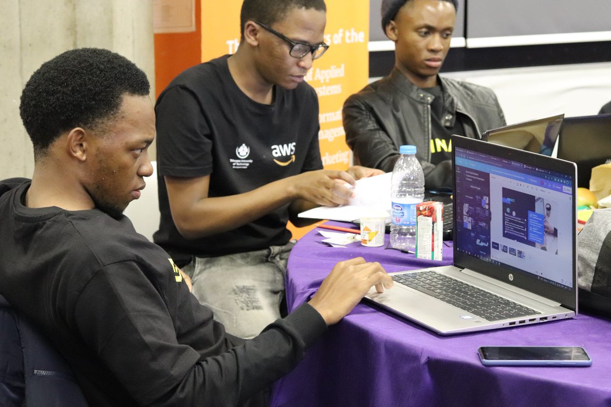 Geekulcha's tweet photo. Kedi final push!
#UJBlockChainHack
#UJHackathon https://t.co/FbBdfg1R4H