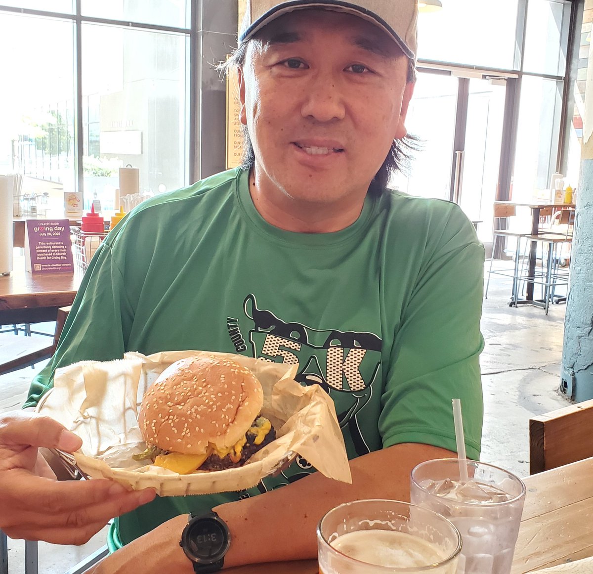 jaxster_rox's tweet photo. The 2nd stop on the 2022 @memphisflyer #FlyerBurgerWeek Tour is at Crosstown Farm Burger for their inventive Peach Burger.  Farm fresh peaches and Serrano (HOT!) peppers made for a great collision of flavor! https://t.co/T2InXLNFIp
