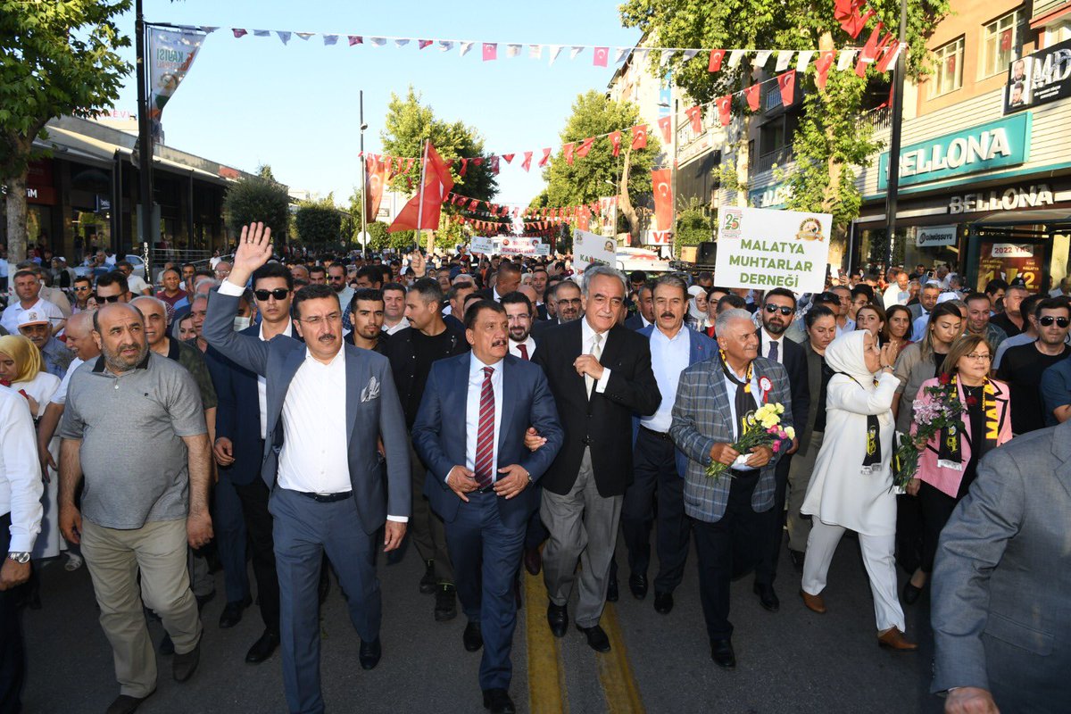 BY's tweet photo. Tarihi, doğası ve kayısısının tadının yanında güler yüzlü hemşehrilerimle #Malatya ayrı bir güzel. ❤️

25. #MalatyaKayısıFestivali https://t.co/pGBDGQ5Lwe