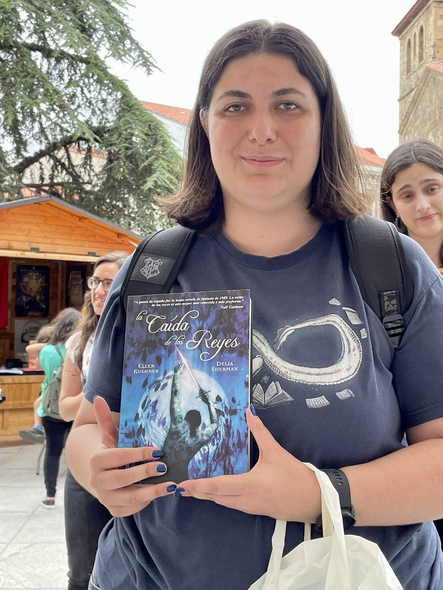 EllenKushner's tweet photo. Spanish readers (plus 1 French kid) #celsius2022 #swordspoint https://t.co/hDeZRhcXvO