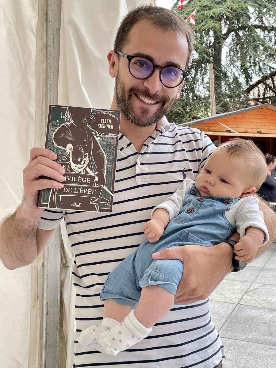 EllenKushner's tweet photo. Spanish readers (plus 1 French kid) #celsius2022 #swordspoint https://t.co/hDeZRhcXvO