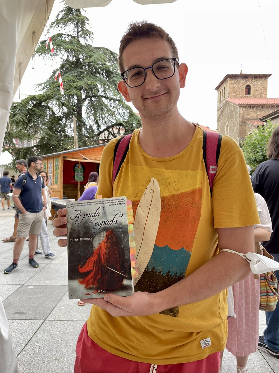 EllenKushner's tweet photo. Spanish readers (plus 1 French kid) #celsius2022 #swordspoint https://t.co/hDeZRhcXvO