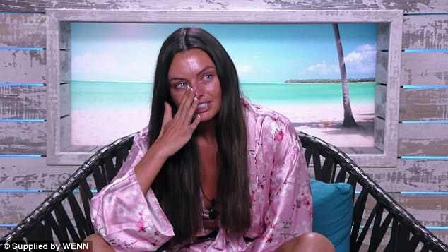 lookingforlewys's tweet photo. paige has clearly never watched this show before #LoveIsland https://t.co/sNdIKdVON5