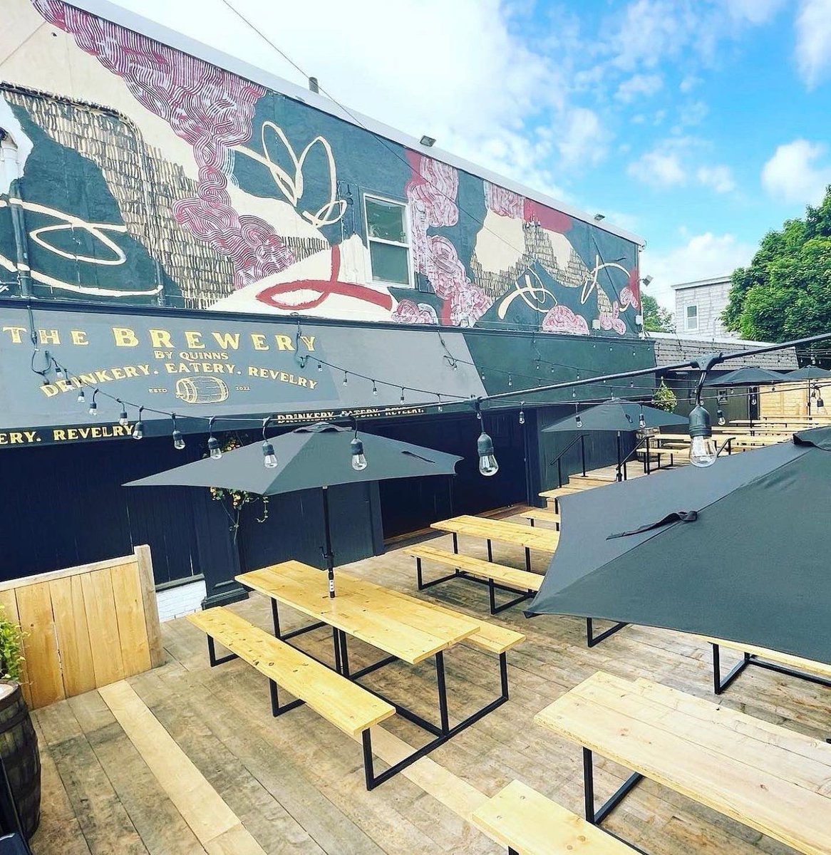ParamountHFX's tweet photo. Congrats to @thebrewerybyquinns on their recent Grand Opening! A new British-Style GastroPub offering 20 beer taps leased the space that was once occupied by Athens Restaurant. 
Patio - Food - Music on Quinpool! 🎶 CHEERS 🍻
#HalifaxNS #ParamountManagement #LiveLoveHalifax https://t.co/SgVaDDuzkH