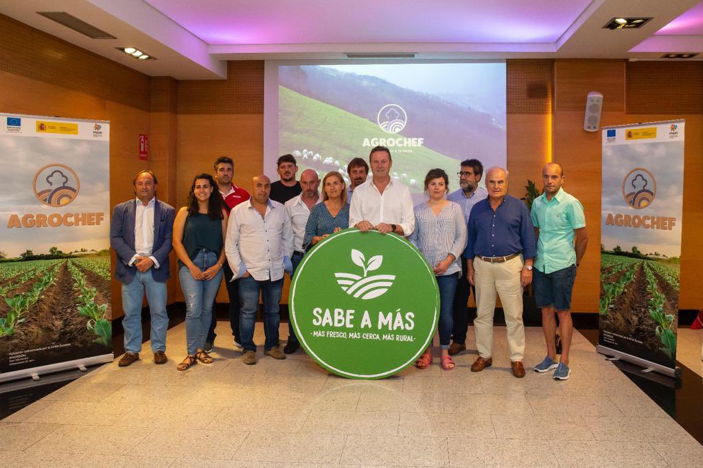 GuillermOngayo's tweet photo. ✅ En #Hoznayo para dar la bienvenida a #Cabtabria a #AgroChef, un proyecto que pretende impulsar la relación directa entre el productor y el cliente. “Del Campo a la mesa”

✅ Un proyecto que se suma a nuestro propósito de seguir defendiendo la sostenibilidad del sector primario https://t.co/tJZKRcZ1Jy
