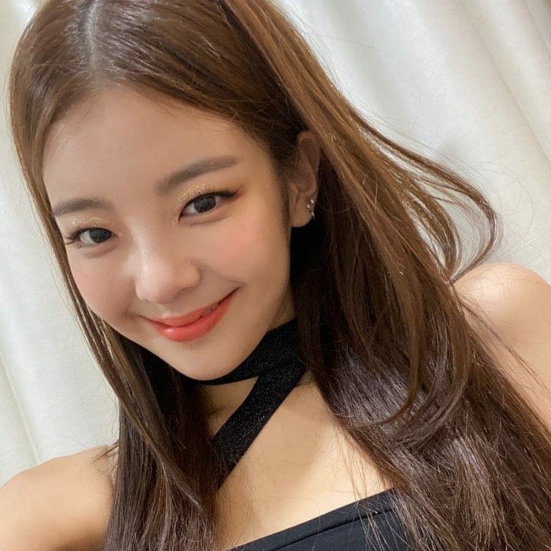 ¿Tienen idea de lo mucho que amo a #𝙵rom୨୧𝙼akiー尾? Pues lo sabrán después de que termine de escuchar sin límite esta nueva canción que me hace querer mover la colita sin control, #𝚋e𝖒adly𝖎n愛 con <a href="/MAKlSITE/">𝕄A𝕂I 🐈‍⬛ in 尾</a> es mi nuevo propósito. 

𝖒a͟i͟d's 𝖌eo ⚔️ #𝙽oelle