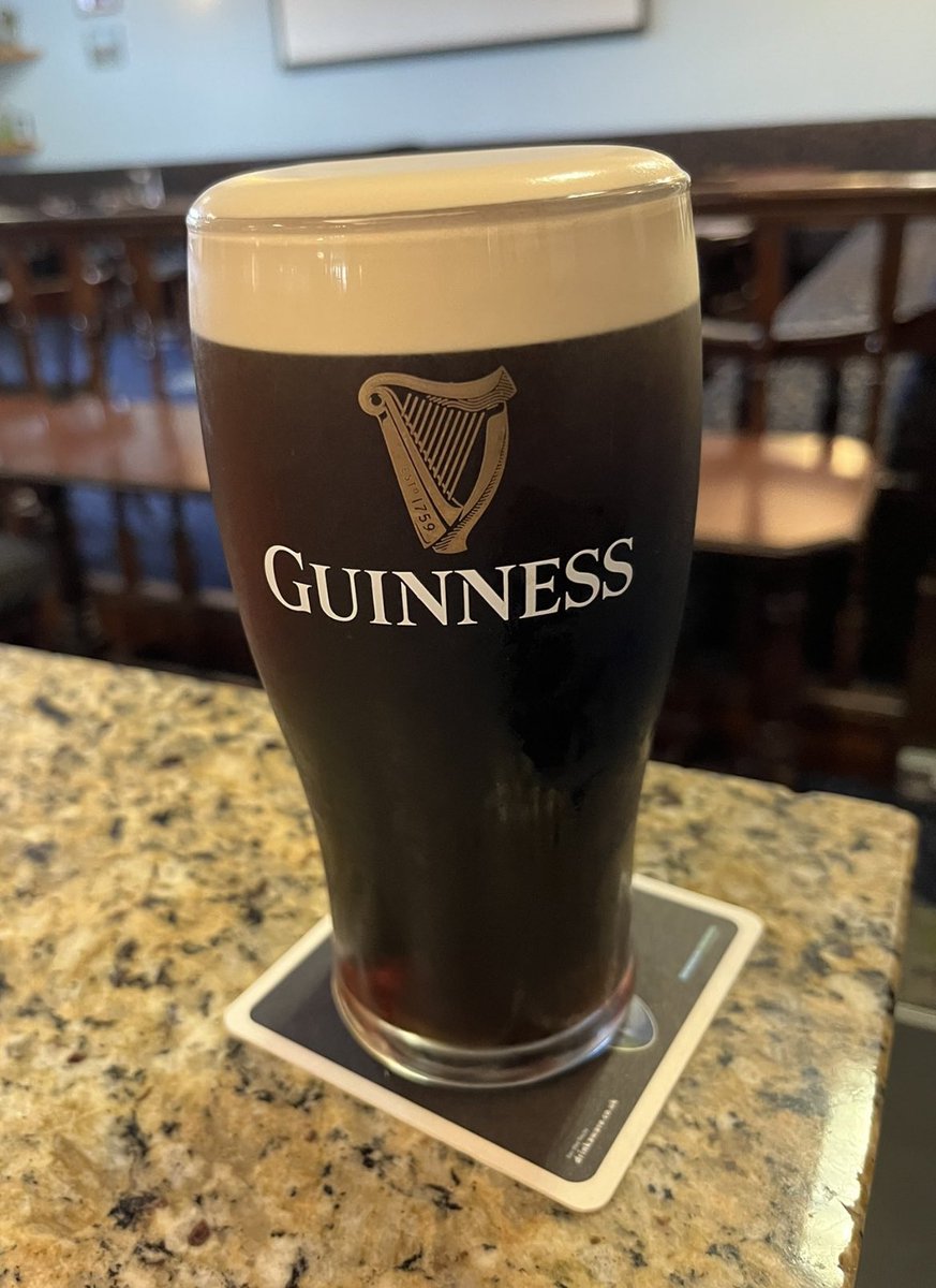 PintsDrank's tweet photo. Guinness before and after, Dublin. https://t.co/F4lXcfQNnO