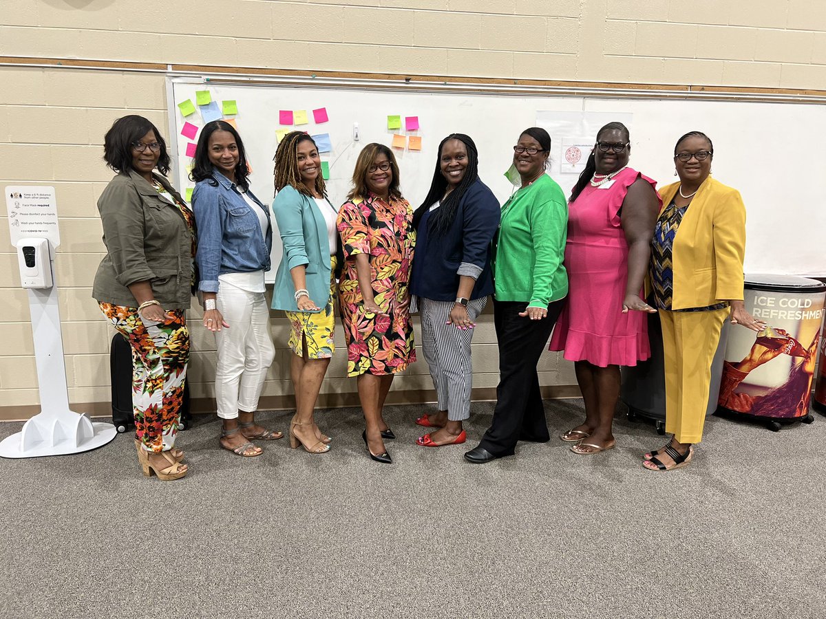 DentTarnisha's tweet photo. My Sorors are soaring and leading!!💗💚@GSLA_Georgia @GOSA_GA #LeadKickoff22 https://t.co/aDIRdg8Zn0