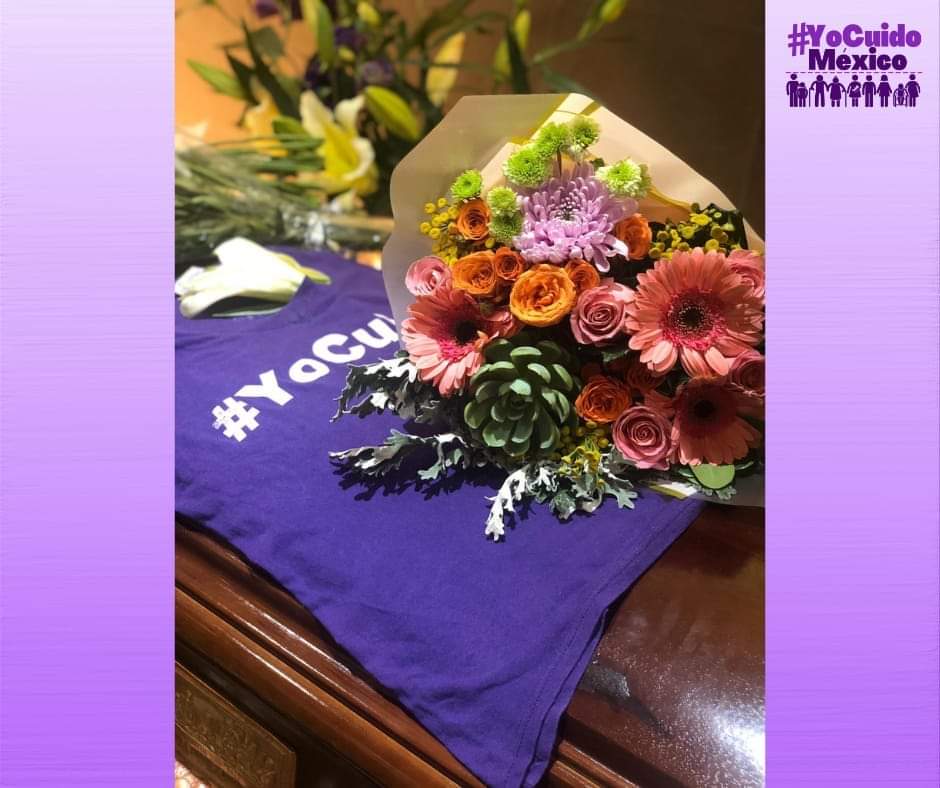 #Justiciaparaluz 🕊️
Hoy nos despedimos de Luz Raquel, mujer cuya fuerza ilumina nuestro camino, cuya energía envuelve el mundo del cuidado y moverá todo lo que nace de el, cuya voz forjó tierra fértil y sembró semillas que hoy florecerán con cantos de amor, respeto y lucha.