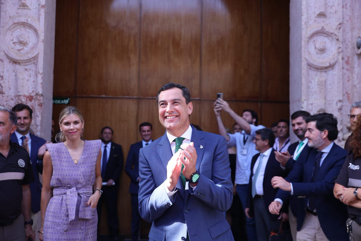 Rogelio Velasco (@rogeliovelascop) on Twitter photo ¡Mi más sincera enhorabuena a <a href="/JuanMa_Moreno/">Juanma Moreno</a> por su investidura como presidente de <a href="/AndaluciaJunta/">Junta de Andalucía</a>!
Mucha suerte en esta nueva etapa que permitirá continuar con el cambio en nuestra tierra. ¡Mi más sincera enhorabuena a <a href="/JuanMa_Moreno/">Juanma Moreno</a> por su investidura como presidente de <a href="/AndaluciaJunta/">Junta de Andalucía</a>!
Mucha suerte en esta nueva etapa que permitirá continuar con el cambio en nuestra tierra.