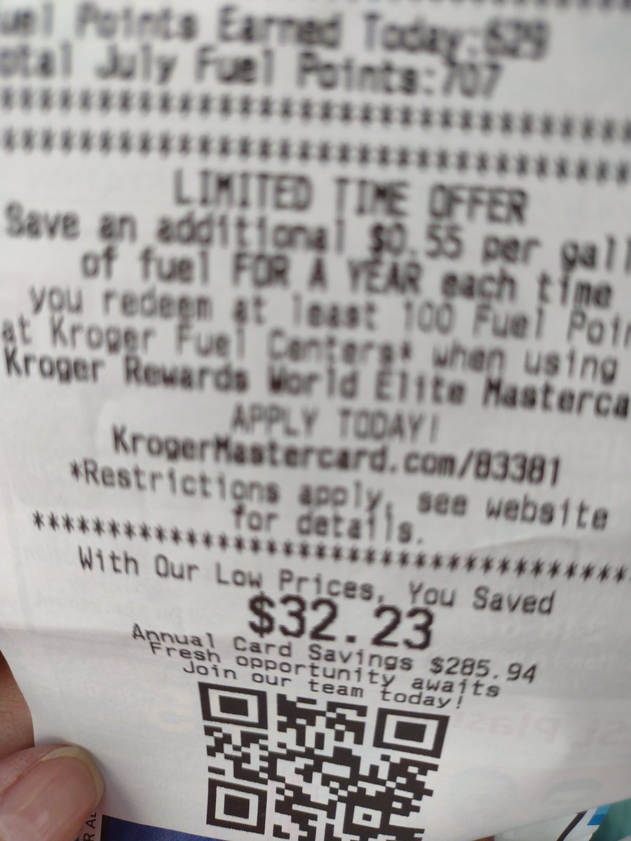 ABoleynGirl's tweet photo. She shops, she scores!! @kroger Earned 629 fuel points today, and saved $32.23. 
Could be a personal best. 
#Groceries #shopping #LetsGoKrogering https://t.co/iUmrLMvGB7