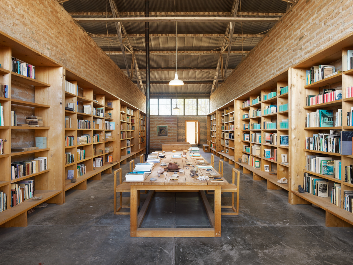 Gagosian's tweet photo. In a piece for "Gagosian Quarterly," art historian Richard Shiff speaks with Caitlin Murray, director of archives and programs at Judd Foundation (@juddfoundation), about the archive of Donald Judd: https://t.co/a0TFCymBFW https://t.co/wcWH5Lbyp0
