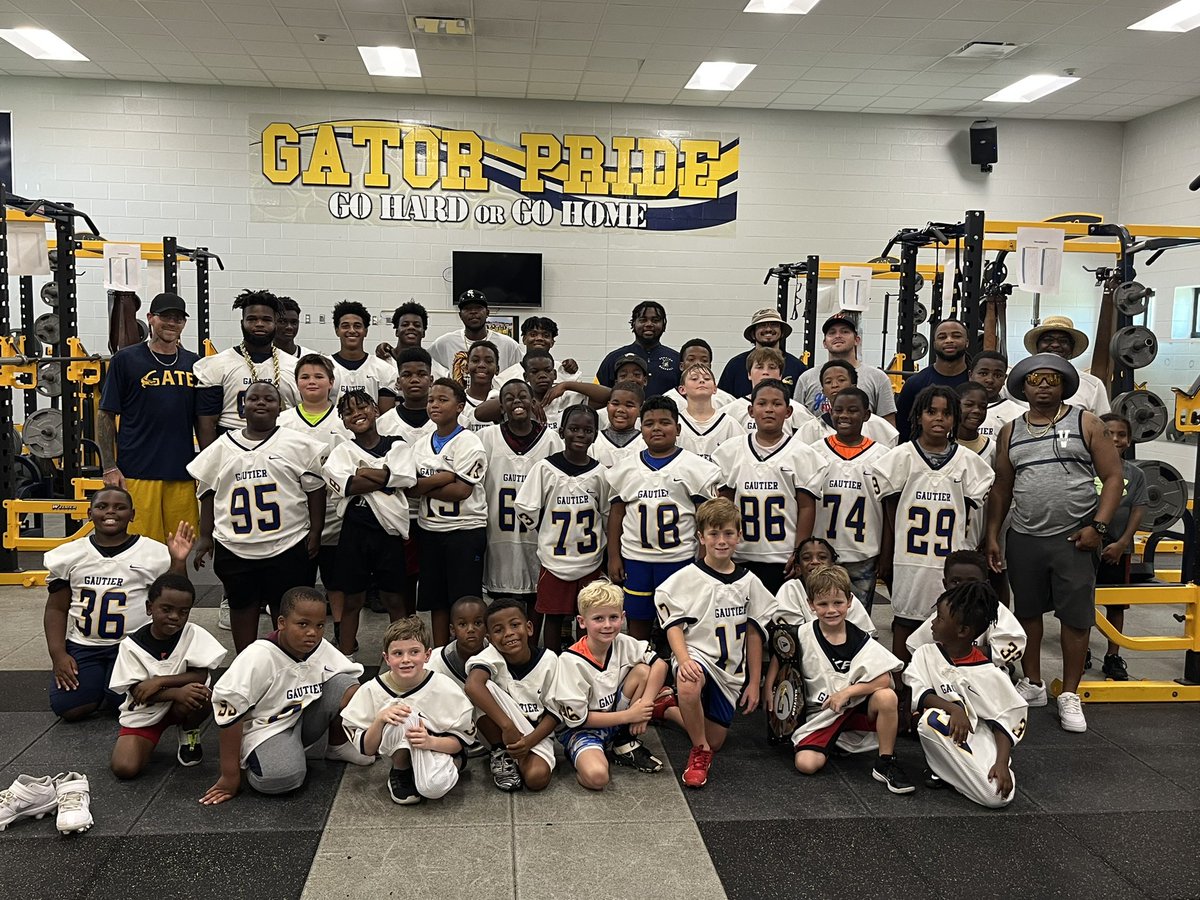 GautierFB's tweet photo. AWESOME CAMP TODAY. Huge shout out to Gautier recreation and GHS football team. #futuresobright #gatefamily @GautierHigh @Coastfootball @TheJeffTakeWXXV @MDuganWLOX https://t.co/cVJ7Rm3SAG