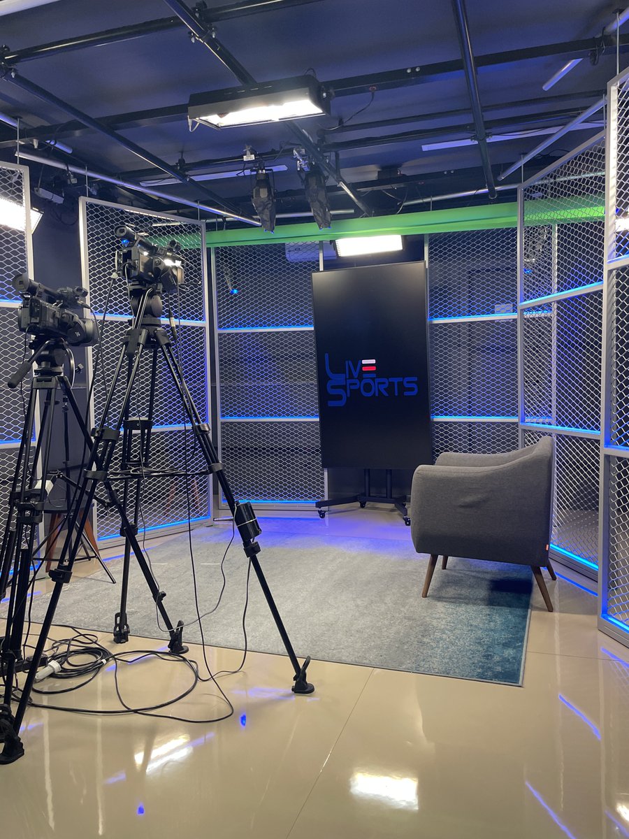 O nosso estúdio está preparado para receber qualquer demanda, de podcast a gravação de campanha, com equipamentos, ambientação e equipes de primeira. 

Quem vem?
