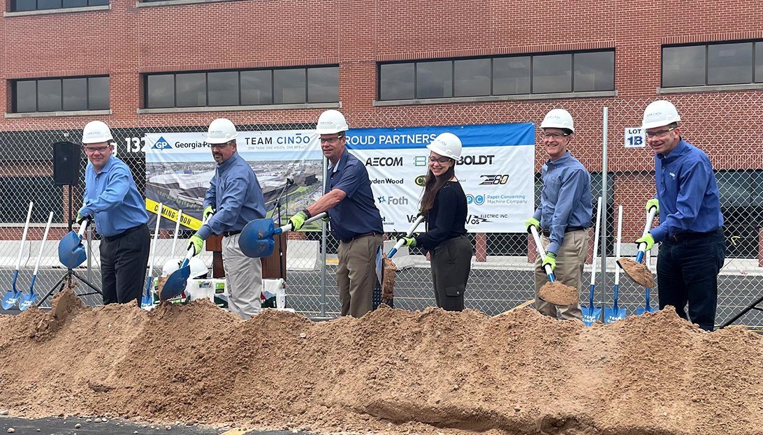 FothCompanies's tweet photo. Congrats @GeorgiaPacific on the start of a new journey to meet demand for a household staple - the versatile and mighty paper towel. It's a pleasure working w/ @TheBoldtCo and other Team Cinco partners to help top companies serve their customers.
#ConsumerProducts #Engineering https://t.co/gYBkSJGaru