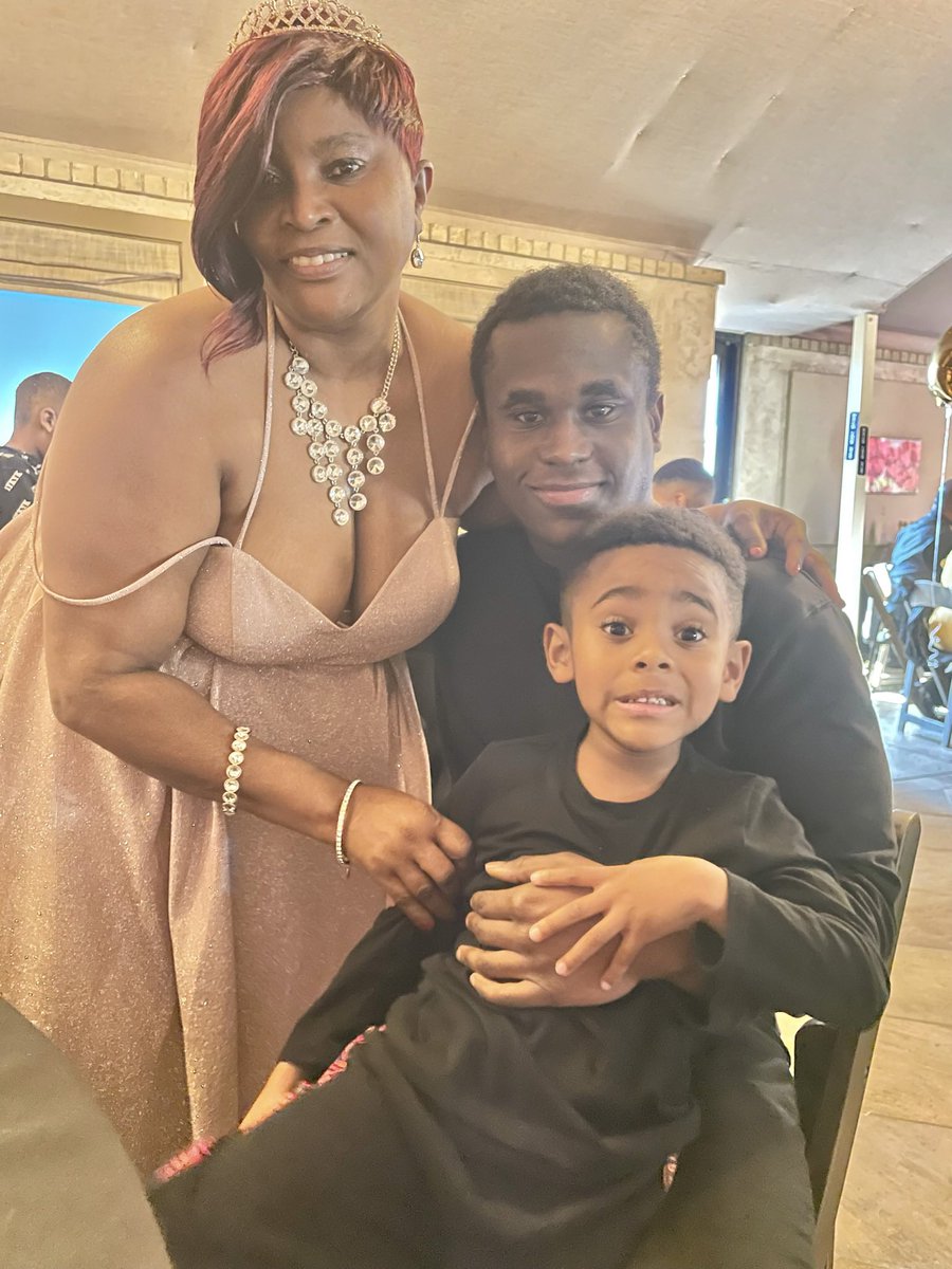 Frrance23's tweet photo. Family Unit💯💯 #AlmostAll 
-🪓 https://t.co/OqFM7QSoFH