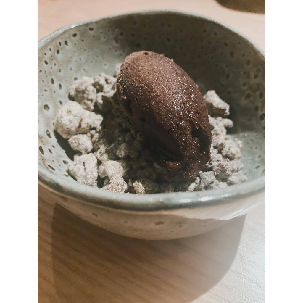 carolyndavis's tweet photo. ▶️▶️▶️ It’s time to play “Haute cuisine or kitty litter?” 😼💩 https://t.co/WJIRQeps5N