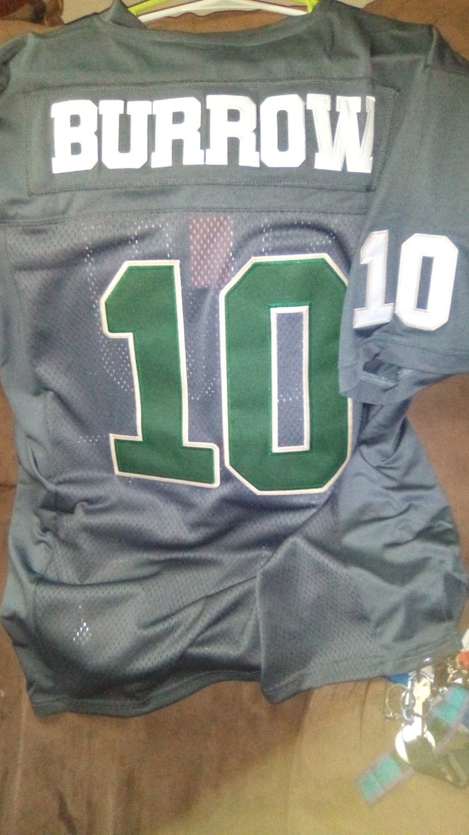 MossJ1015's tweet photo. Waiting for the Season..... @NewStripeCity @kare https://t.co/AaNpm4ibVU