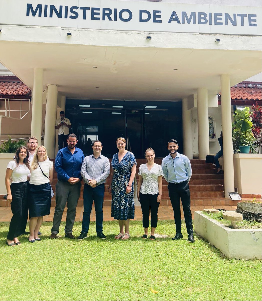 UKinPanama's tweet photo. En el marco de los talleres técnicos del Corredor Marino del Este Tropical (CMAR), sostuvimos una reunión entre @DefraGovUK y @JNCC_UK con @CasasJoseJulio, Secretario Técnico de CMAR y Director de Costas y Mares de @MiAmbientePma. https://t.co/m3nCndfTEC