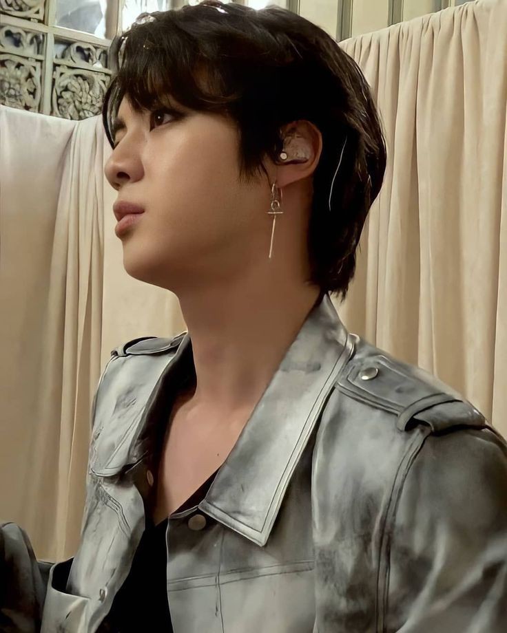 anymari_live's tweet photo. IF WOLF WERE A HUMAN, IT WOULD BE KIM SEOKJIN 🐺
ACTOR JIN
JIN ACTOR
ACTOR KIM SEOKJIN
WOLF JIN
Listening #SuperTuna_Jin and streaming #Yours_Jin
#BTSJIN #actorjin #jinactor #SEOKJIN #wolfseokjin #jinwolf https://t.co/5O4oonzGqQ