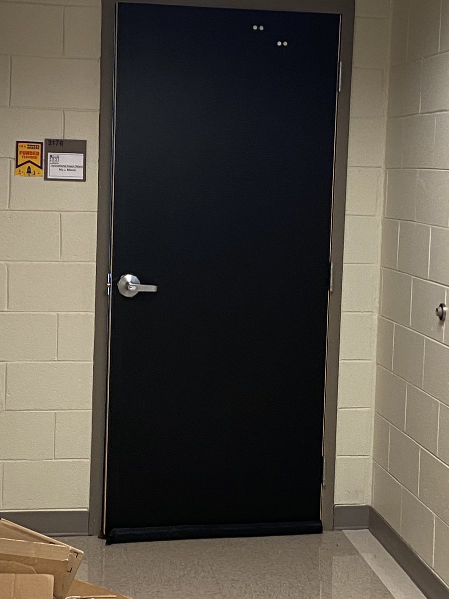 Unstoppable_4ce's tweet photo. What’s behind the Black 🚪@APSHAES ??? #ProjectLoading #BacktoSchool2022 https://t.co/T6u3I3dCJX