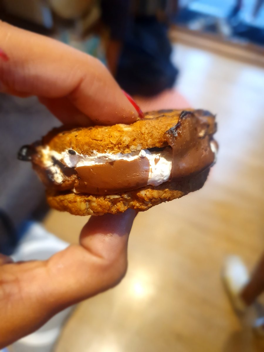 Ever has it been that love knows not its own depth until the hour of separation.

Kahlil Gibran

I am reunited with a great love #smore #glamping #Summer #love