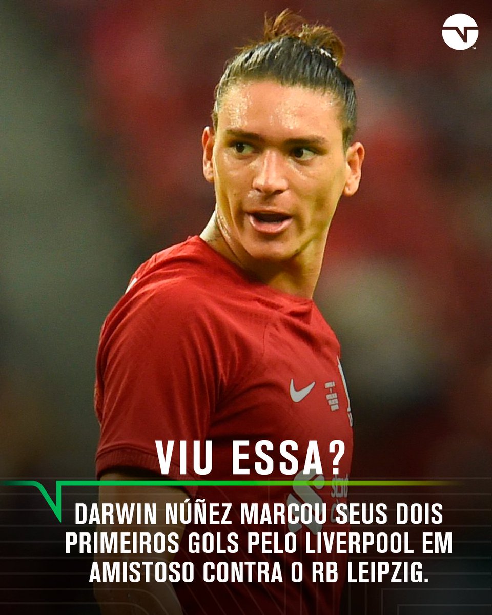 É O DARWINISMO! 😅 Em seu terceiro jogo pelo Liverpool, o atacante uruguaio finalmente marcou com a camisa do novo clube! Esse vai brilhar na Champions, hein?! 🤩 #DarwinNunez #Liverpool