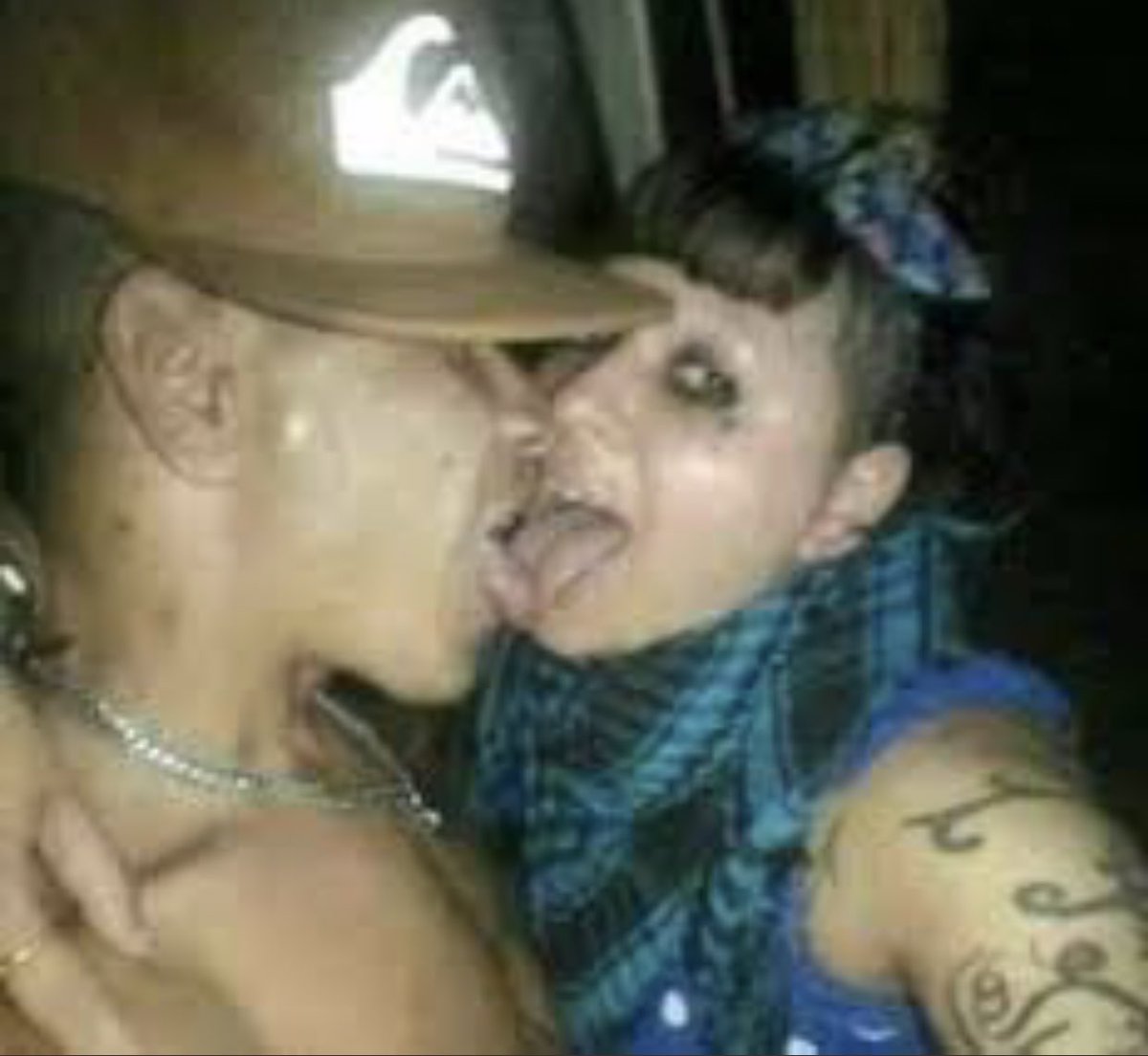 q enamorada q estoy d mi novio pero no puedo expresarlo en palabras solo m sale decirle q apuñalaria a cualquiera q le haga mal