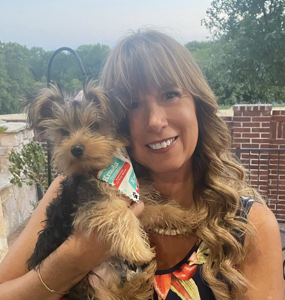 KrondaForTexas's tweet photo. Liberty 🐶 looks adorable wearing her new #PupsForKronda bandana! Pam &amp; Liberty are getting ready for Election Day just 110 days out. 🗳 

#ElectionDayCountDown #KrondaForTexas https://t.co/Awbwnfkkat