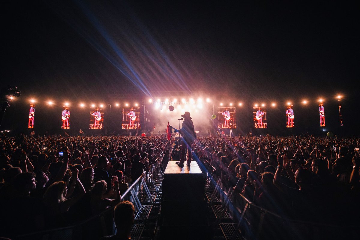 30SECONDSTOMARS's tweet photo. Cluj, 7.21.19 🛸 https://t.co/odxb4t3OIj