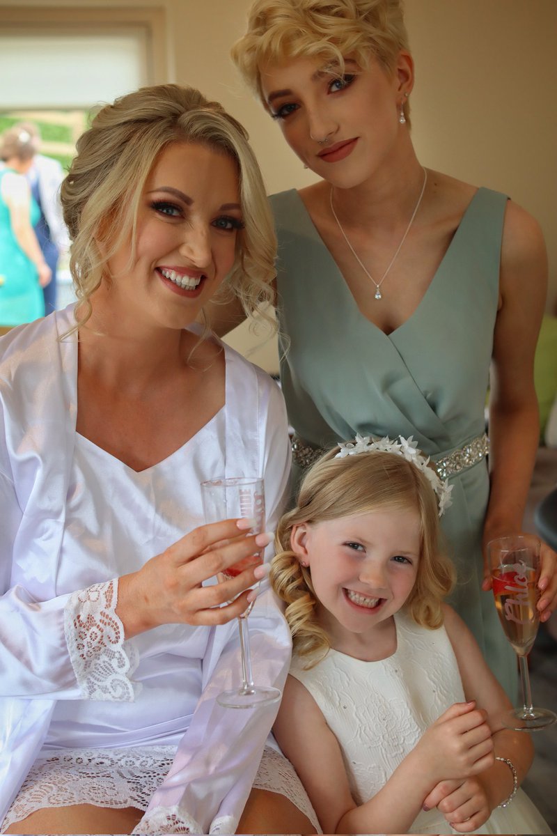 StevieCahill's tweet photo. 📸Congrats Robbie &amp; Linda. Thanks for choosing us to cover your big day 🥂
@DDelaneyPhoto https://t.co/AgebDPLkDw