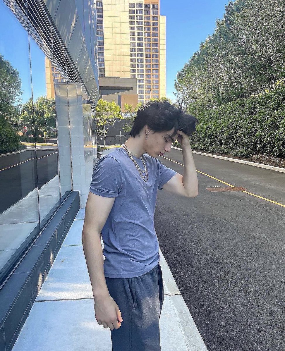 ㅤㅤ
ㅤㅤsuna rintaro   :   #hqrp.
ㅤㅤabogado   ೫    1999 ‘s. 
ㅤㅤfav   ╱   rt  2 be mutuals.
ㅤㅤ