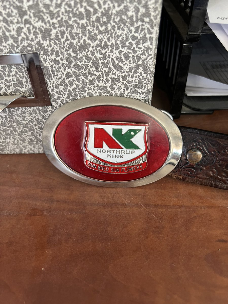 tditt24's tweet photo. @NKSeeds Always reppin NK at work with this old school belt buckle. #TBT https://t.co/ySYeq1aK6I
