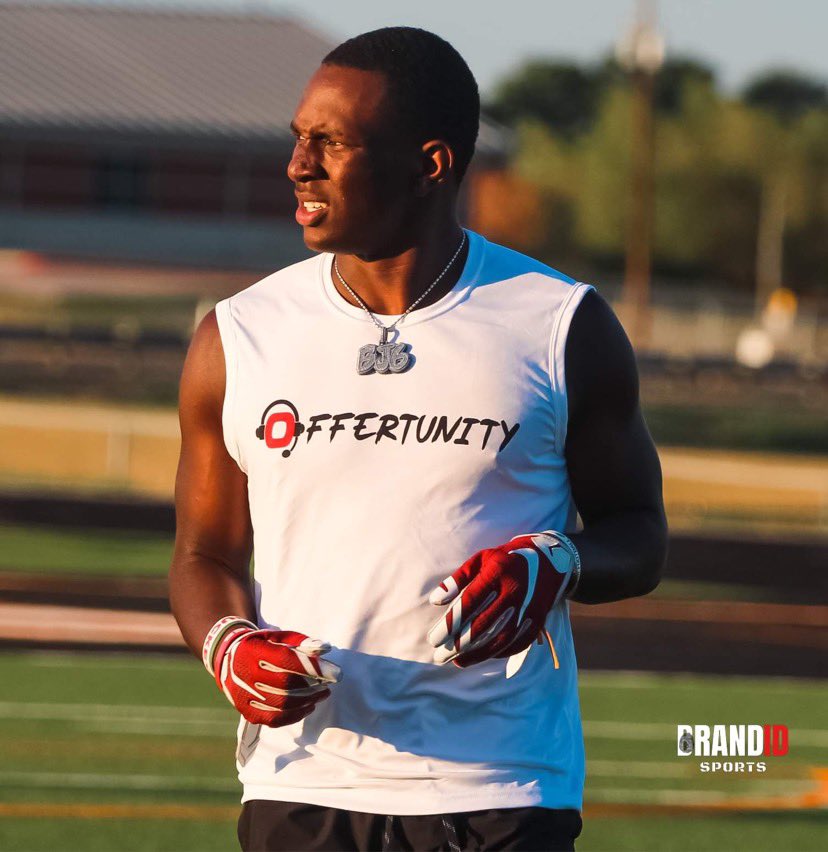 TrustMyEyesO's tweet photo. . @BlakeStovallJr1 #Offertunity25 https://t.co/WXY5ChDjQ8