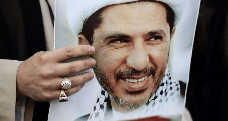 Bumohd44's tweet photo. استمرار سجن الشيخ علي سلمان ذليل على كذب وعود الاصلاح للسلطة 
#الحرية_للشيخ_علي_سلمان
#bahrain https://t.co/mLU0ApvrYq