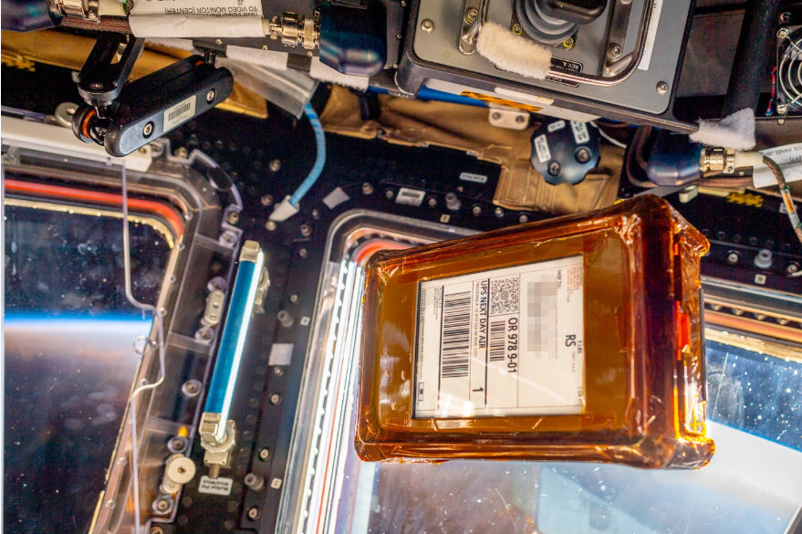 jeffbarr's tweet photo. How We Sent an #AWS Snowcone into Orbit - https://t.co/P7uHqdfrZh - Amazing work, @Axiom_Space , @NASA , @Space_Station ! https://t.co/7ysZCle1C3