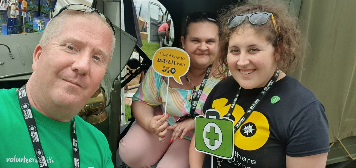 alankdrury's tweet photo. Part of the @sjacymru #ThursdayTeam at the @royalwelshshow today. 🤗💚 https://t.co/GGvX0ZWxGG