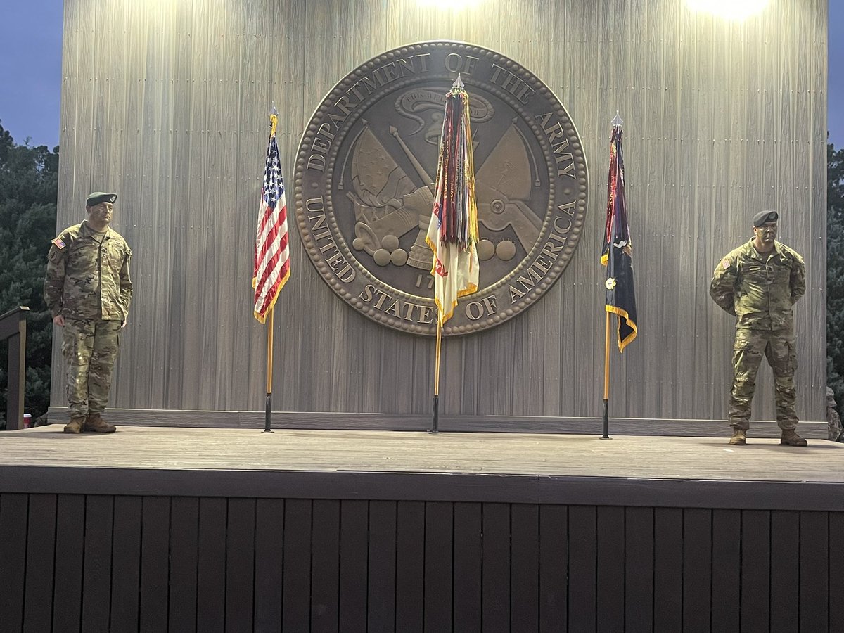 Vicksburg06's tweet photo. Team Vicksburg family and friends in the early morning hours of 0630 your SIT’s after completing the FORGE and 10 Miler have earned the right to be called a United States Army solider! Welcome to the team. #FirstAtVicksburg #VictoryStartsHere https://t.co/IAT6RRmyHS