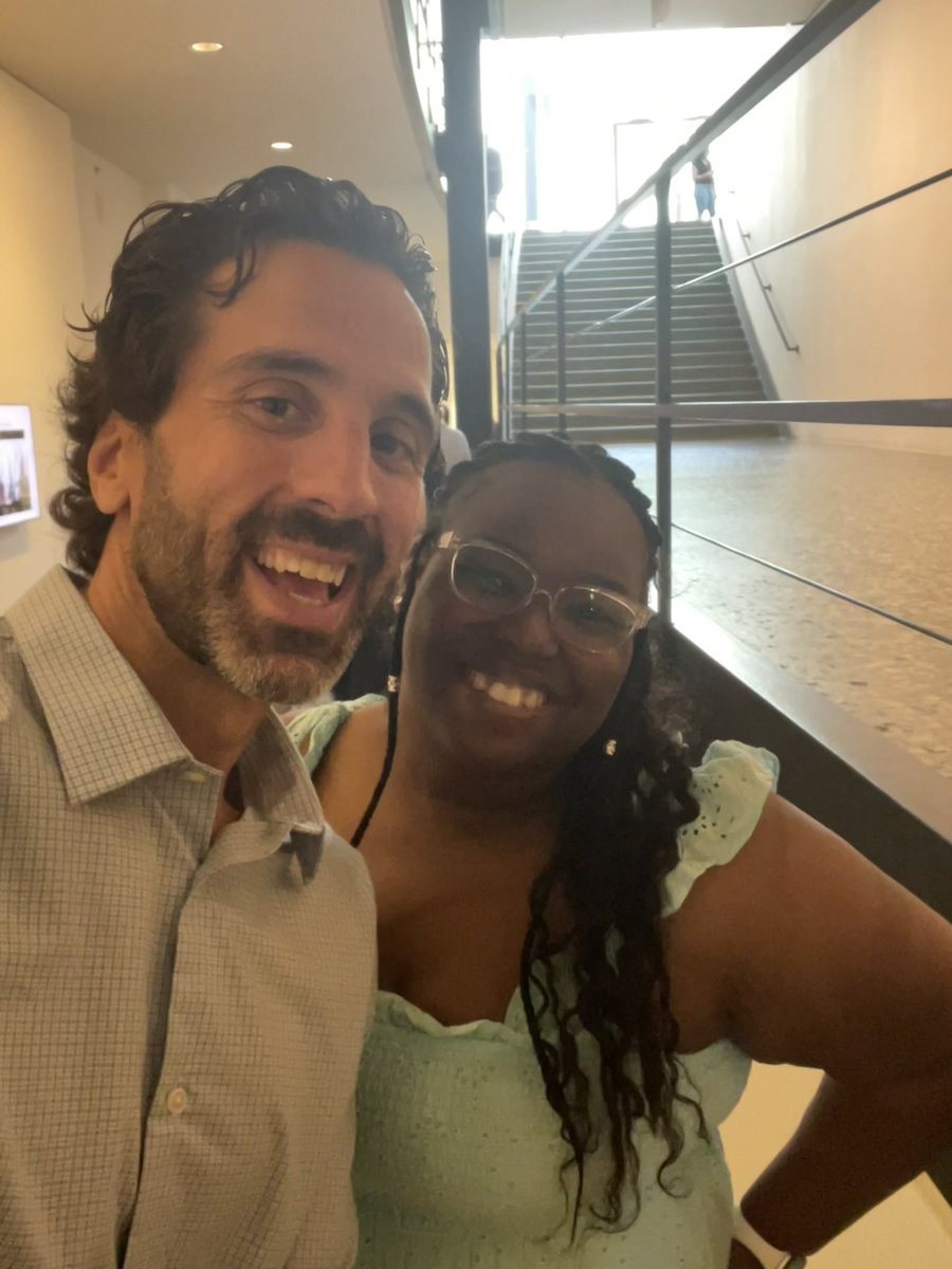 theLITsensei's tweet photo. Thank you so much for the selfie, @gcouros! I can’t wait to add this to my ‘Thanks for the Memories’ wall in my office! #HCDELeads https://t.co/GVNsu3eoW8