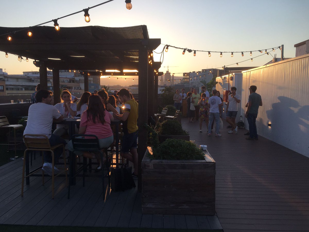 MktComCat's tweet photo. 🌴 #elXiringuito #Afterworks #ELHUB
El fenomen @EuforiaTV3
Les bones vibracions que ens ha deixat Eufòria continuen a la terrassa d'EL HUB, on celebrem l’estiu amb cerveses, pica-pica, música i molt bona companyia! 🔥 https://t.co/ryFLTOV25h
