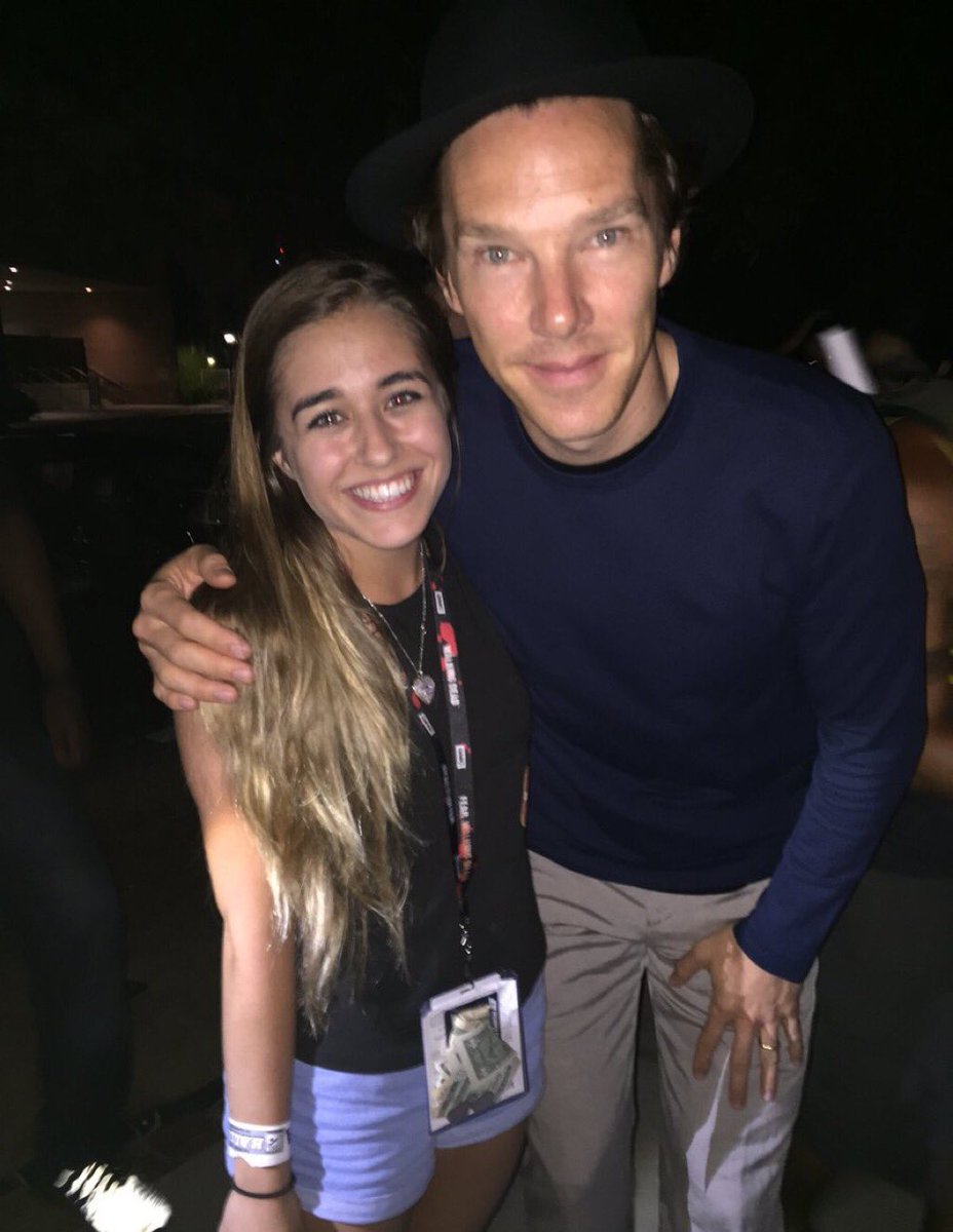 Yassammez's tweet photo. 6y ago in 2016, Benedict surprised the nightly Hall H queue at #SDCC and took pics with loads of overjoyed fans waiting. 🥰 https://t.co/3BzEx6tlqN