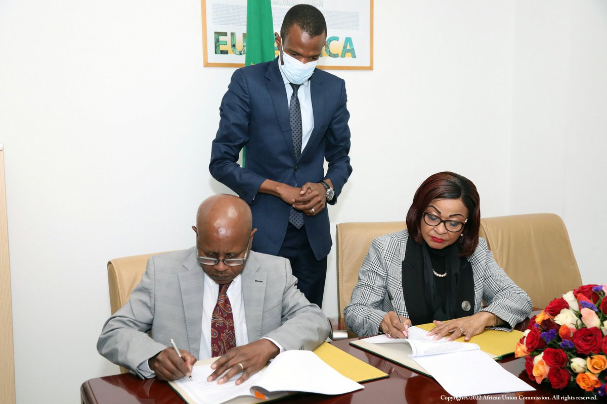 JosefaSacko's tweet photo. We signed MoU with @TASAIndex, mindful that Aspiration1 of @Agenda2063N is consistent with #TASAI's visionfor modern #agriculture focusing onAfrica #seed sector for inclusive growth&amp;devt.I urged collective support towards African #Fertilizer Facility led by President @Macky_Sall https://t.co/BNCXJbYVGq