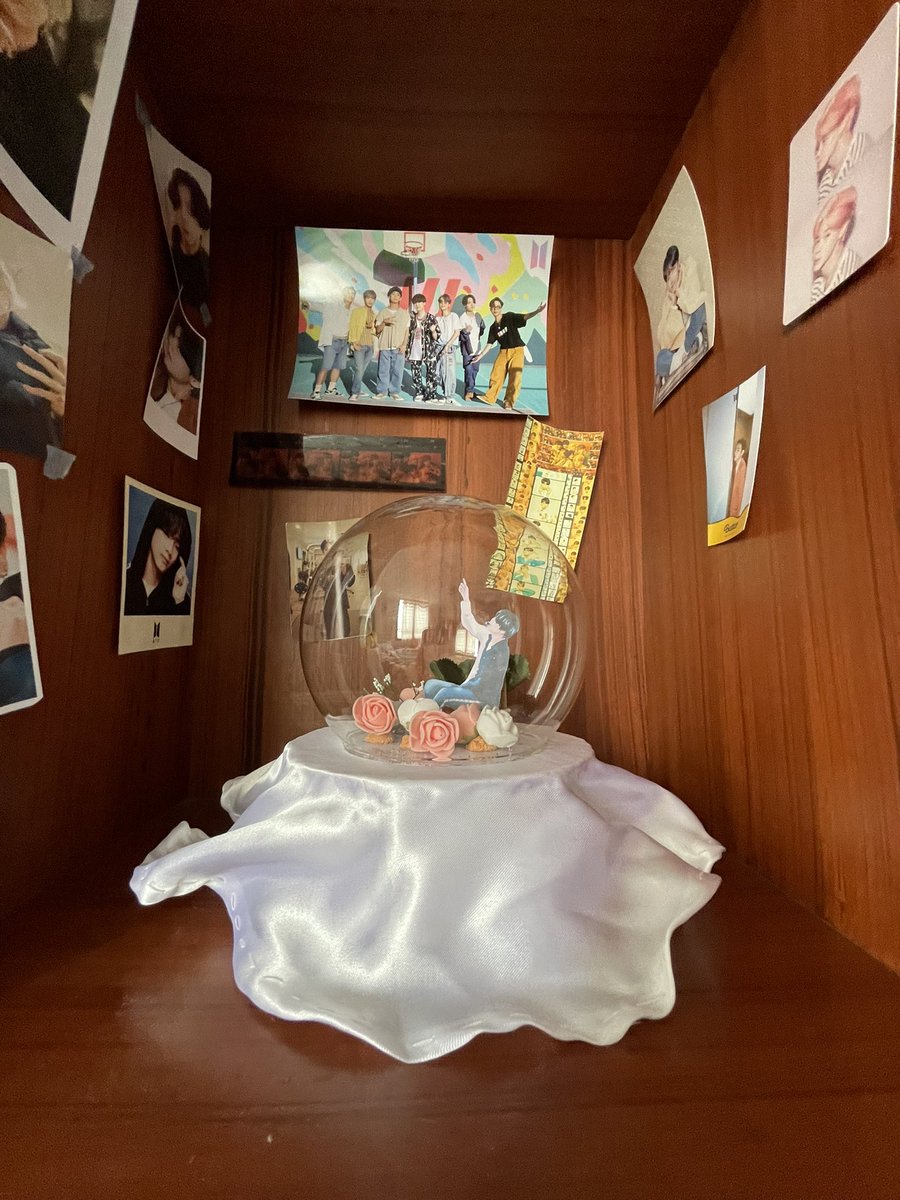 marlet_cuzco's tweet photo. #JiminxKisstheRadio #Namjoon #ARMY #Peru #Lima #serendipity #BTSJIMIN 
Hola Army’s de Lima Perú 💜💜 
Estoy vendiendo este lindo adorno de Jimin, inspirado en su presentación de Serendipity (la esfera es cristal, no plástico) Me mandan un mensaje por aquí o por ig : marletcuzco https://t.co/7jMrjnGtmX