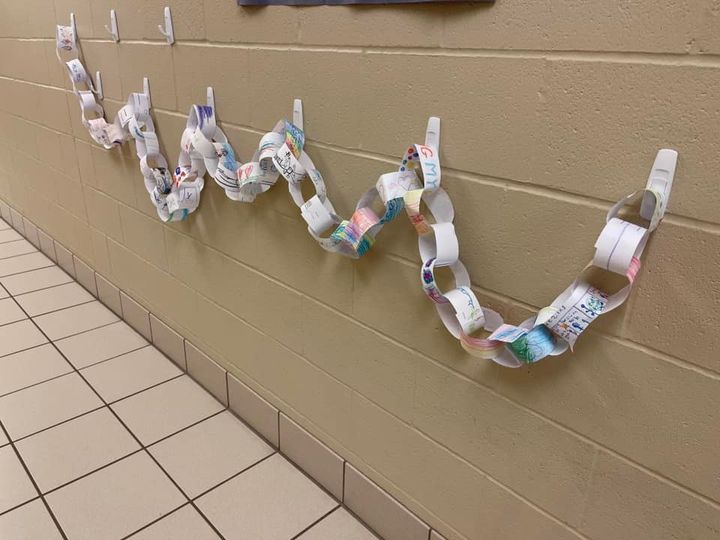Homesafe10's tweet photo. This week we got to speak to students from After School Discovery about kindness at Lakeside Elementary! Kids Rock!
#HomesafeCares
#ThankfulforCommunityEngagement
#KindnessMatters https://t.co/3lKvQs9vtp