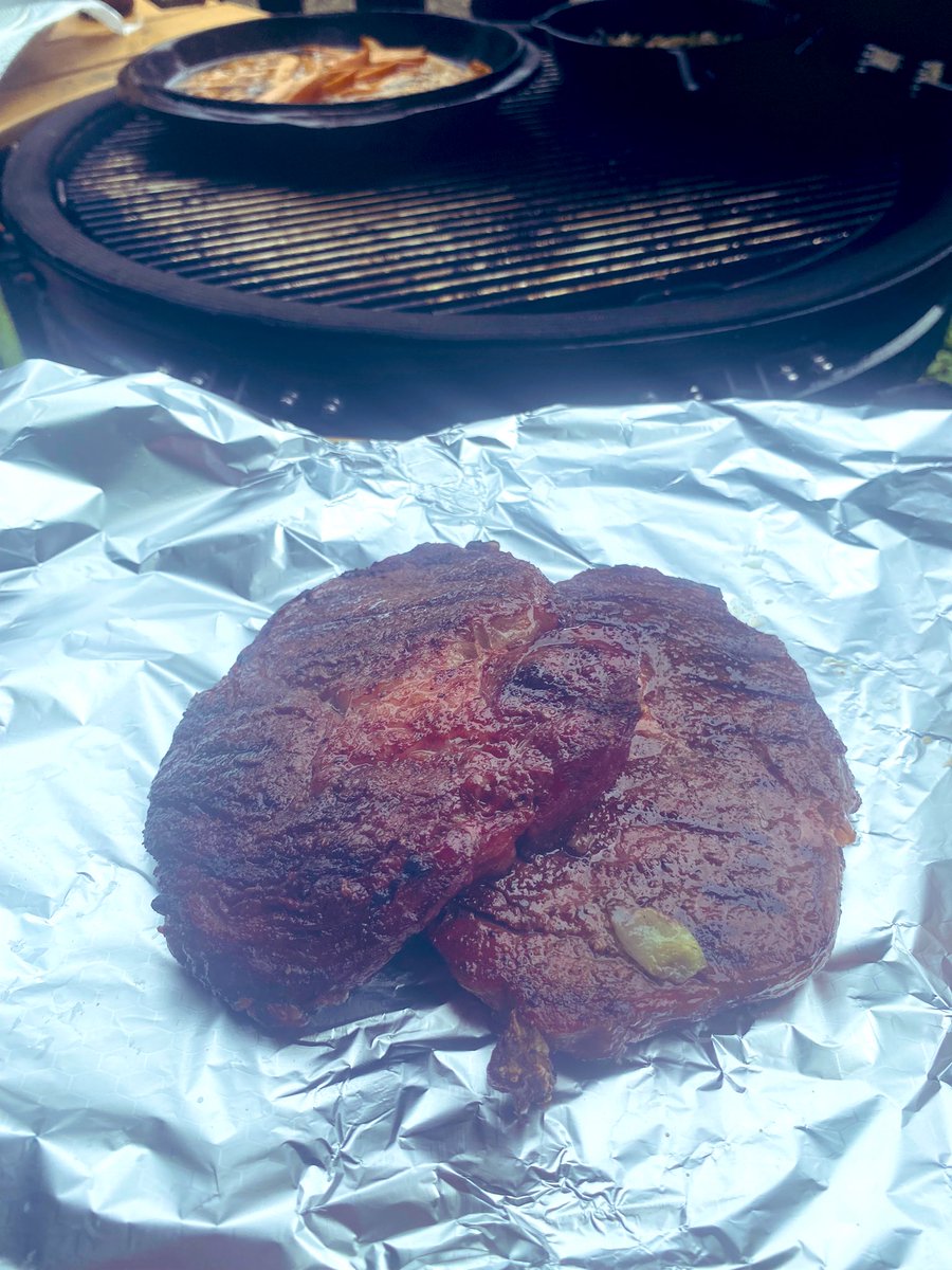 jonkelly31's tweet photo. Ribeyes with sweet potato fries and grilled mushrooms&amp;onions.. tad bit over cooked but very juicy and very tasty 🔥🔥🔥
#kamadobono #steak #bbq #bbqfam #twitterbbq #bbqfoodies #cookingoverfire https://t.co/7rGe7YOJIp